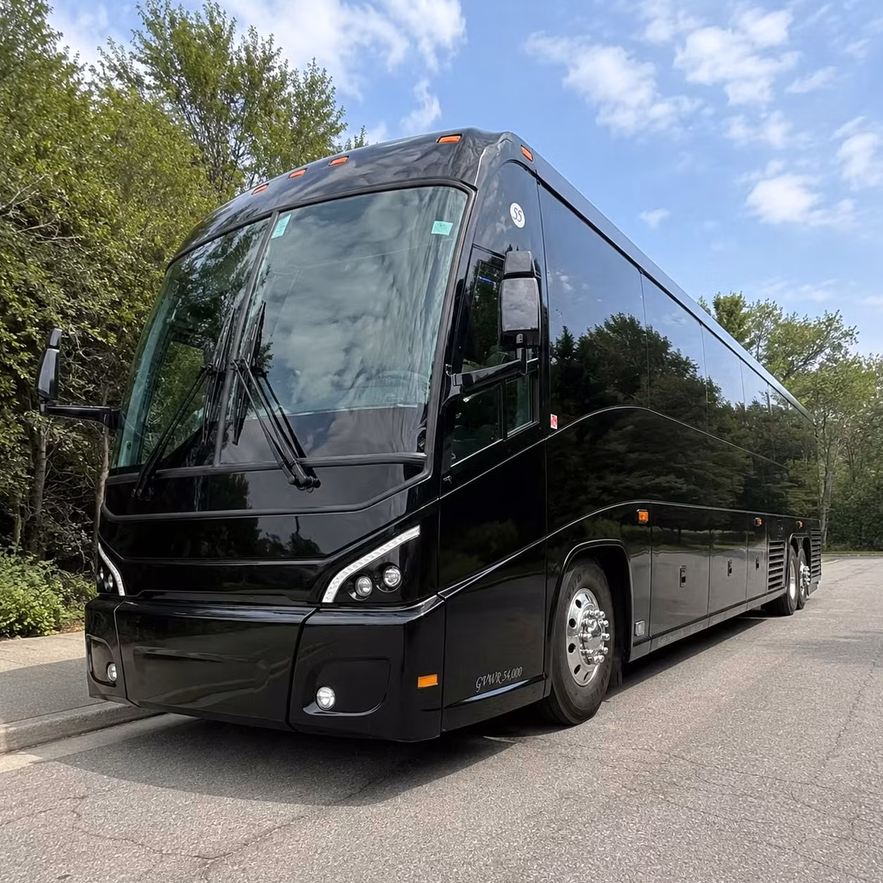 huntsville groups traveling to nashville love long distance charter buses
