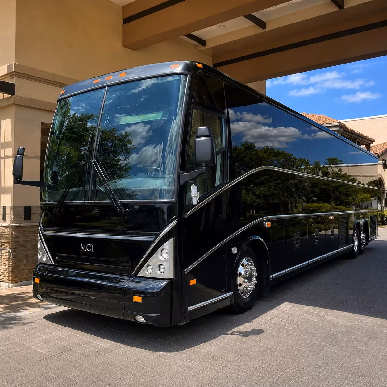 through a network of bus companies airport transfers to huntsville international have never been smoother